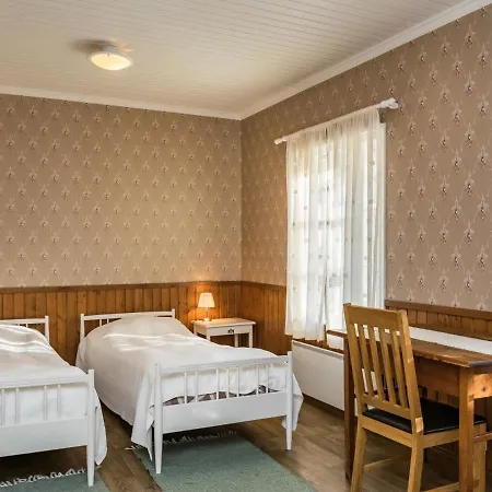 Holiday Tehtaanpuisto